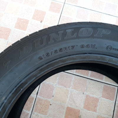 ขายยาง DUNLOP 215-55-17 ปี16 ดอกเต็ม 1ชุด