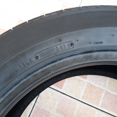 ขายยาง DUNLOP 215-55-17 ปี16 ดอกเต็ม 1ชุด