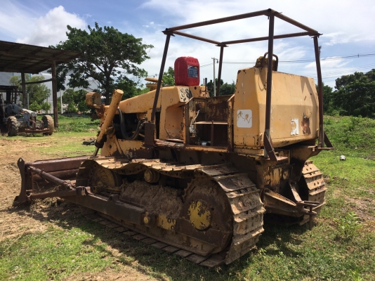 ขายด่วน รถอทรกเตอร์ ตีนไก่ D4D สภาพพร้อมใช้งาน เครื่งเกียร์ดี โซ่ช่วงล่างพร้อมใช้งาน เอกสารเล่มทะเบียน สนใจสอบถาม 093 0764943 คุณ ตั้ม