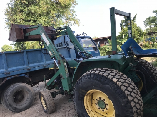 รถตักจอนเดีย4x4. ขายตัวรถและตักหน้านะครับ155000 พร้อมใช้