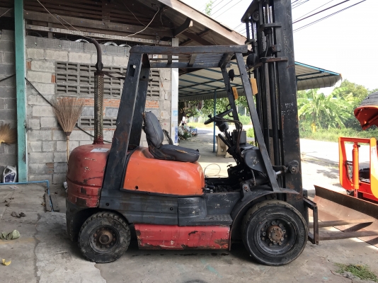 โฟคลิฟTOYOTA รุ่น6ดีเซล 2.5ตัน เก่านอกพร้อมใช้