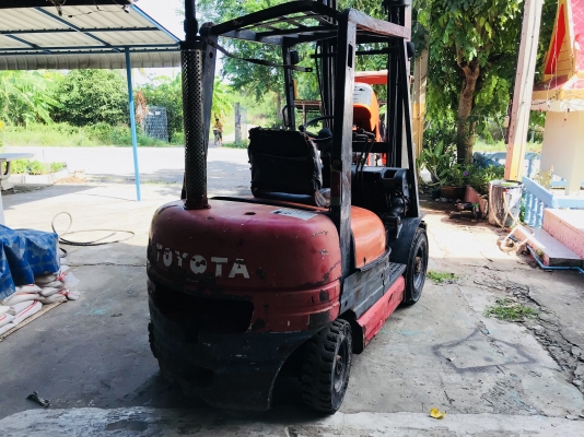 โฟคลิฟTOYOTA รุ่น6ดีเซล 2.5ตัน เก่านอกพร้อมใช้