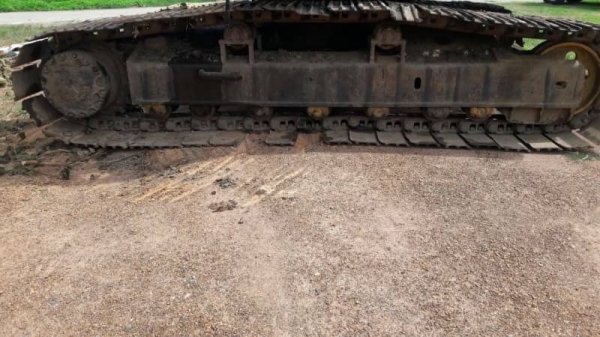 ขาย 390,000 KOMATSU pc 200-5 ตูดแดง คอลโทลสั้น เครื่องดี ปั๊มแรง เอวมีขยับนิดๆ ช่วงล่างดี เอกสารซื้อ
