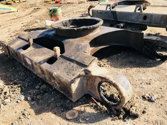 ขายเฟรมล่าง KOMATSU PC200-8 สวยๆไม่ผุ
