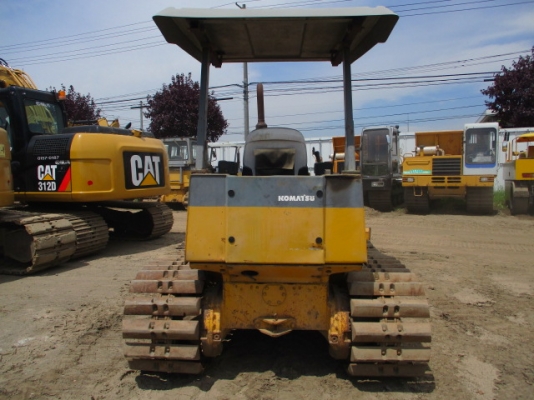 ขายรถแทรกเตอร์นำเข้าจากประเทศญี่ปุ่น KOMATSU D20P-7E ถึงไทยเร็วๆนี้ สนใจติดต่อสอบถาม 092-3309229 อี๊ด