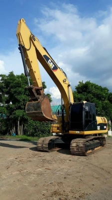 ขาย 1,590,000 CAT 320 D 16,000 ชม. ไฟฟ้าครบ เครื่องดี ปั๊มแรง เอวแน่น ช่วงล่างสวย สภาพสวยพร้อมใช้งาน เอกสารแจ้งจำกน่าย รถอยู่ สระบุรี 090-772-3710 090-772-3708