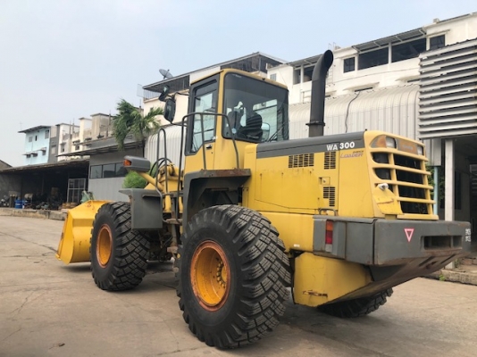 รถตักล้อยาง Komatsu WA300-3 รถเก่านอกสภาพดี นำเข้าจากญี่ปุ่น เครื่องแน่น แรง ทำงานได้เลย