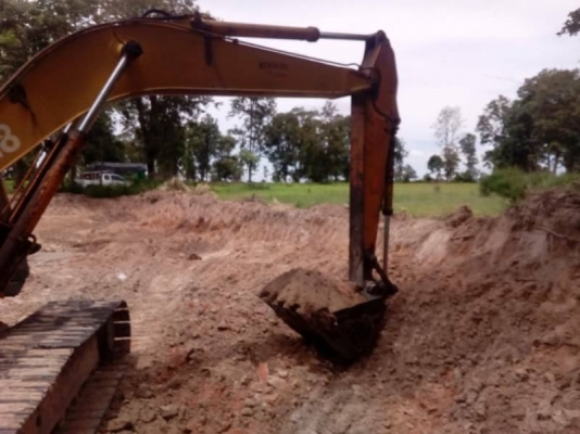 ขาย 425,000 KOBELCO sk 200-2 เครื่องดี ปั้มแรง เอวแน่น ช่วงล่างดี รถพร้อมใช้ เอกสารหนังสือสัญญาซื้อขาย รถอยู่ ขอนแก่น 090-772-3710 090-772-3708