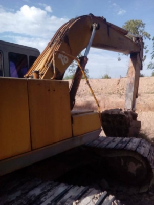 ขาย 425,000 KOBELCO sk 200-2 เครื่องดี ปั้มแรง เอวแน่น ช่วงล่างดี รถพร้อมใช้ เอกสารหนังสือสัญญาซื้อขาย รถอยู่ ขอนแก่น 090-772-3710 090-772-3708