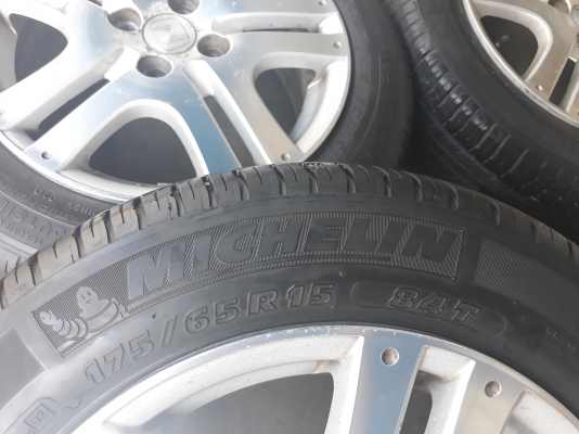 แม็กเดิมHondaขอบ15 พร้อมยางMichelin 175/65R15 ล้อสภาพดีไม่คดไม่ดุ้ง ราคาถูก แม็กเดิมHondaขอบ15 พร้อมยางMichelin 175/65R15 ล้อสภาพดีไม่คดไม่ดุ้ง ราคาถูก
