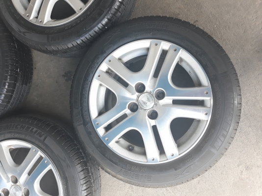 แม็กเดิมHondaขอบ15 พร้อมยางMichelin 175/65R15 ล้อสภาพดีไม่คดไม่ดุ้ง ราคาถูก แม็กเดิมHondaขอบ15 พร้อมยางMichelin 175/65R15 ล้อสภาพดีไม่คดไม่ดุ้ง ราคาถูก