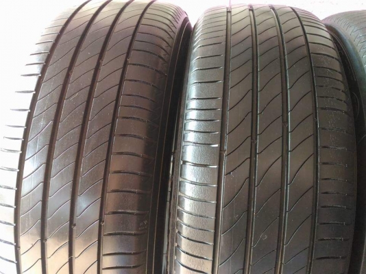 ล้อแม็ก Toyota Alphard ขอบ 17 พร้อมยาง Michelin Primacy  215 60 17 ผลิตปี 2015  ขายถูก ทั้งชุด 9900.- พร้อมน็อตแท้ 1 ชุด   *** ล้อเดิมเทิร์นได้ ติดตั้งฟรีค่ะ รับบัตรเครดิต ส่งทั่วไทยค่ะ ***