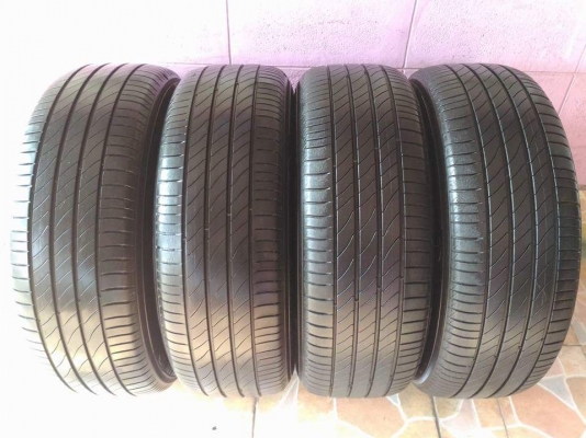 ล้อแม็ก Toyota Alphard ขอบ 17 พร้อมยาง Michelin Primacy  215 60 17 ผลิตปี 2015  ขายถูก ทั้งชุด 9900.- พร้อมน็อตแท้ 1 ชุด   *** ล้อเดิมเทิร์นได้ ติดตั้งฟรีค่ะ รับบัตรเครดิต ส่งทั่วไทยค่ะ ***