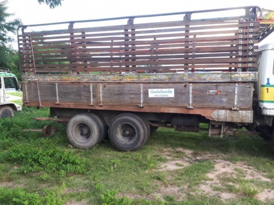 กะบะไม้สิบล้อ