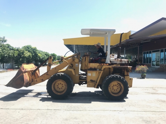 ขายรถตักKOMATSUรุ่น507นำเข้าญี่ปุ่นไม่เคยใช้งานในไทย เอวอ่อน  เครื่องดีเซล4สูบ สภาพดีพร้อมใช้งานมีหลายคัน 081-8302909 จิรโรจน์ Line  :  @J555