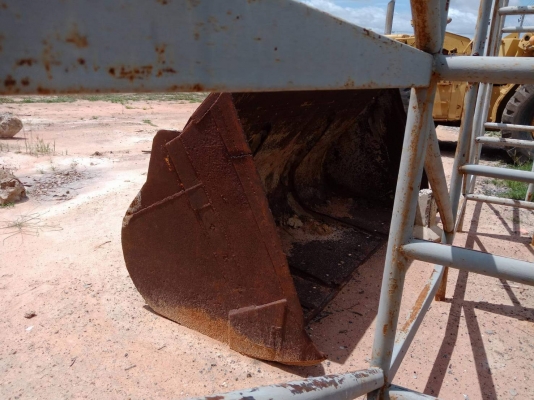 Caterpillar 950B รถตักเอวอ่อนพร้อมใช้ มีสองอย่าง บุ้งกี๋+งาตักไม้ ระบบเบรค เครื่อง 73J เทอร์โบ