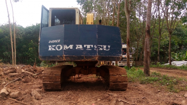ขายรถแบคโฮ KOMATSU PC 60-6 เอกสารอินวอย ระบบไฟเต็ม ราคา 480,000 แอร์เย็นฉ่ำ หัวคีปพร้อมบุ้งกี๋ รถชุม