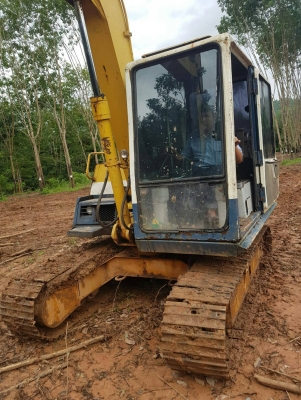 ขายรถแบคโฮ KOMATSU PC 60-6 เอกสารอินวอย ระบบไฟเต็ม ราคา 480,000 แอร์เย็นฉ่ำ หัวคีปพร้อมบุ้งกี๋ รถชุม