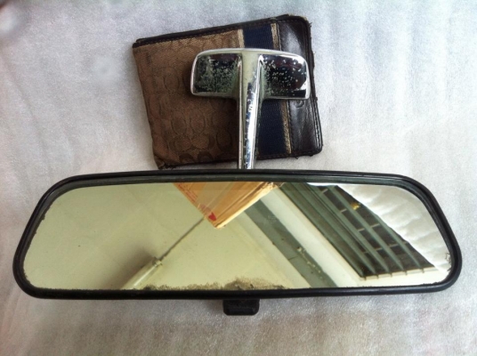 กระจกมองหลังในเก๋งเบนซ์ รุ่นขาโลหะ