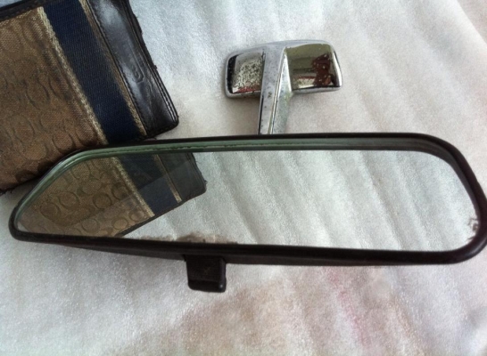กระจกมองหลังในเก๋งเบนซ์ รุ่นขาโลหะ
