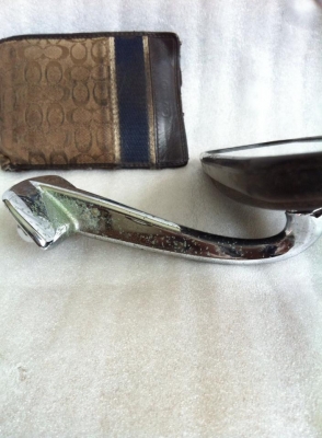 กระจกมองหลังในเก๋งเบนซ์ รุ่นขาโลหะ