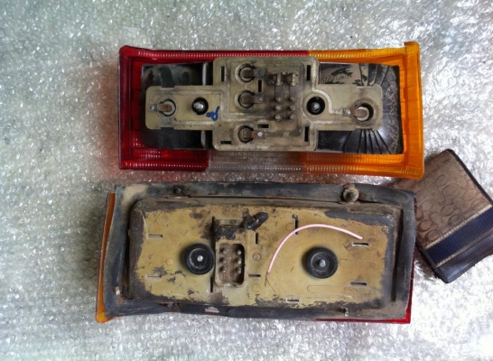 ไฟท้ายเบนซ์ ทับ8 w114 115