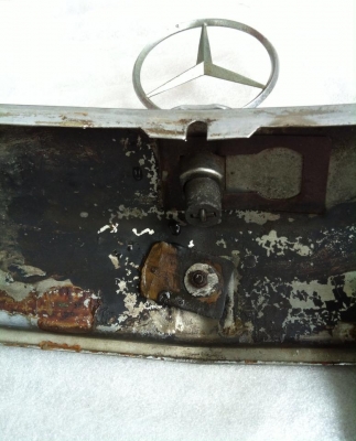 กรอบกระจังหน้าเบนซ์ ทับ8 w114 115 รุ่นหน้ากว้าง