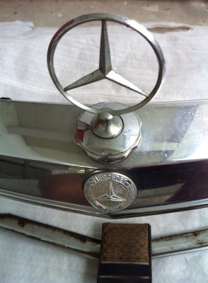 กรอบกระจังหน้าเบนซ์ ทับ8 w114 115 รุ่นหน้ากว้าง