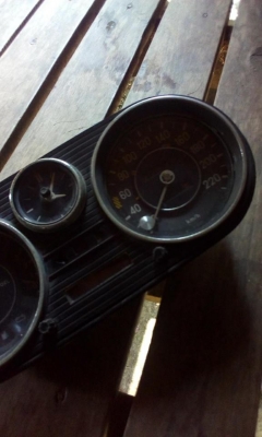 เรือนไมล์ Benz w114 115 ทับ8