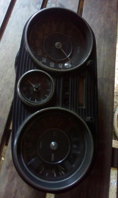 เรือนไมล์ Benz w114 115 ทับ8