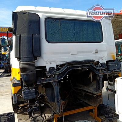 หัวเก๋ง Nissan UD Bigthumb สีสดมาก ภายในสวยๆ พร้อมใช้งาน สนใจติดต่อเข้ามาได้เลยครับ