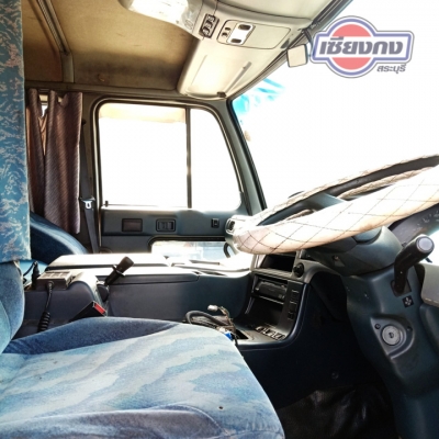 หัวเก๋ง Nissan UD Bigthumb สีสดมาก ภายในสวยๆ พร้อมใช้งาน สนใจติดต่อเข้ามาได้เลยครับ