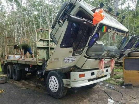 ดาวน์ 250,000 HINO FM 3 M 240 แม่เดี่ยวจัดได้ 700,000 ราคา 980,000 ลพบุรี ดาวน์ 250,000 HINO FM 3 M 240 แม่เดี่ยวจัดได้ 700,000 ราคา 980,000 ลพบุรี