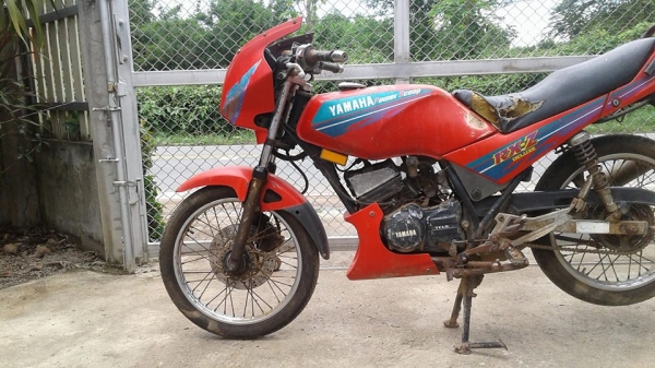 ขาย YAMAHA RXZ เล่มพร้อมชุดโอนลอยรถจอดนานกดสตาร์ทลงเหมาะเอาไปปั้นขายตามสภาพ 4900 B.