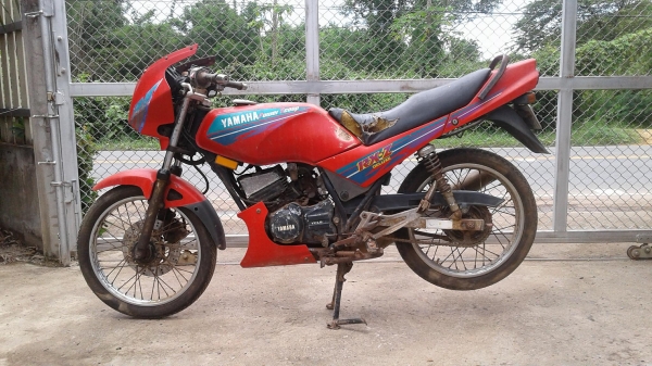 ขาย YAMAHA RXZ เล่มพร้อมชุดโอนลอยรถจอดนานกดสตาร์ทลงเหมาะเอาไปปั้นขายตามสภาพ 4900 B.