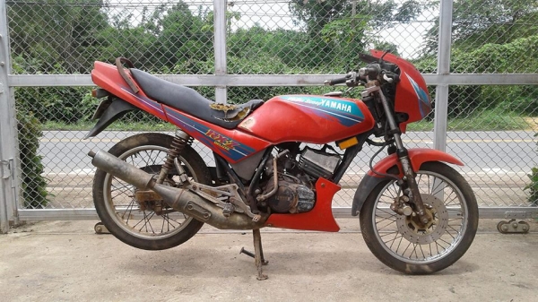 ขาย YAMAHA RXZ เล่มพร้อมชุดโอนลอยรถจอดนานกดสตาร์ทลงเหมาะเอาไปปั้นขายตามสภาพ 4900 B.