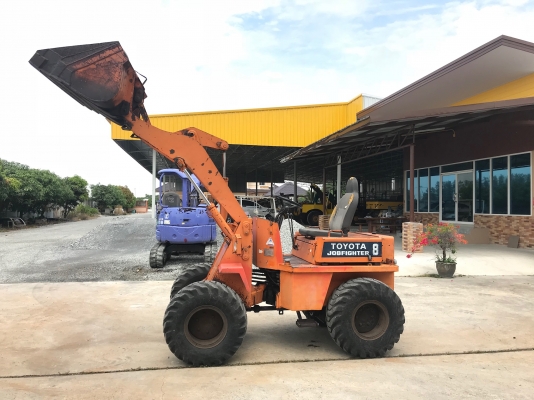 ขายรถตักTOYOTAรุ่นSDTL8 นำเข้าญี่ปุ่นไม่เคยใช้งานในไทย เอวอ่อน เครื่องดีเซล4สูบ สภาพดีพร้อมใช้งาน 081-8302909 จิรโรจน์ Line  :  jiraroj2909