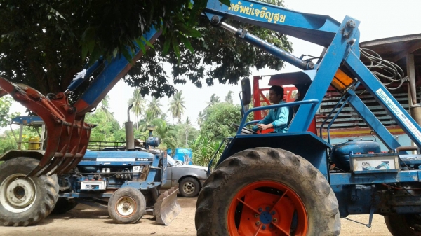 รถคีบอ้อย ฟรอด7700