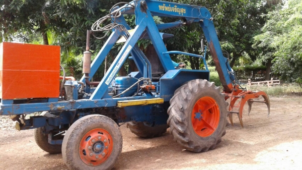 รถคีบอ้อย ฟรอด7700