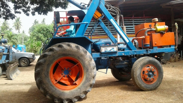 รถคีบอ้อย ฟรอด7700