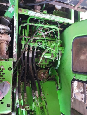 ขายรถแมคโค ล้อยาง SK-100-W สภาพพร้อมใช้ มีลายหัวเจาะ ขายไม่แพงครับ