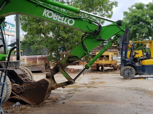 ขายรถแมคโค ล้อยาง SK-100-W สภาพพร้อมใช้ มีลายหัวเจาะ ขายไม่แพงครับ