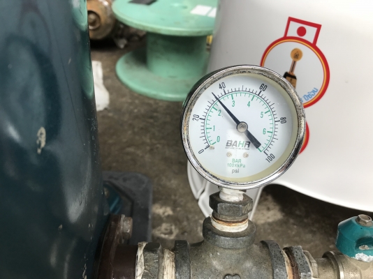 ขายปั๊มน้ำอัตโนมัติ Hitachi 200W สภาพสวย เปลี่ยนฝาครอบของใหม่ให้ครับ ตรวจเช็คแรงดันเรียบร้อย ไม่มีรั่วซึม พร้อมใช้งาน