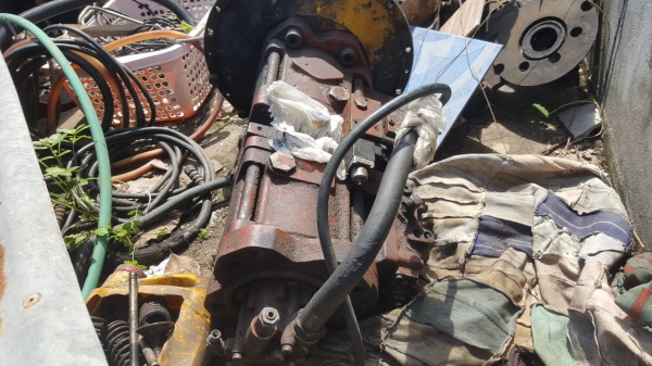 ขายตามสภาพ แบคโฮ IHI PC200 เครื่องพังข้อเหวี่ยงขาด ปั้ม K3V ช่วงล่าง 70\% เอกสารใบซื้อขาย ขายตามสภาพ แบคโฮ IHI PC200 เครื่องพังข้อเหวี่ยงขาด ปั้ม K3V ช่วงล่าง 70\% เอกสารใบซื้อขาย