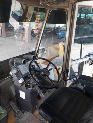 รถตักล้อยาง KOMATSU WA400-1 รถเก่าใช้แล้วในไทย สภาพพร้อมใช้ เอกสารเบียน