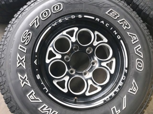 แม็กลูกโม่ ขนาด6รู139 พร้อมยาง Maxxis Bravo A/T 265/70R16 ยางสภาพสวย ดอกยางหนา แม็กลูกโม่ ขนาด6รู139 พร้อมยาง Maxxis Bravo A/T 265/70R16 ยางสภาพสวย ดอกยางหนา