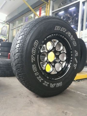 แม็กลูกโม่ ขนาด6รู139 พร้อมยาง Maxxis  Bravo A/T  265/70R16  ยางสภาพสวย ดอกยางหนา