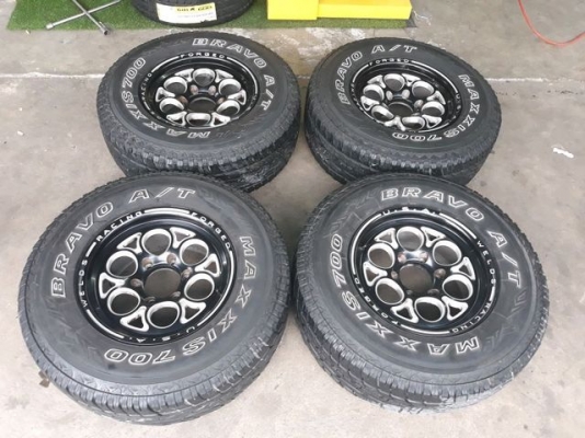 แม็กลูกโม่ ขนาด6รู139 พร้อมยาง Maxxis Bravo A/T 265/70R16 ยางสภาพสวย ดอกยางหนา แม็กลูกโม่ ขนาด6รู139 พร้อมยาง Maxxis Bravo A/T 265/70R16 ยางสภาพสวย ดอกยางหนา
