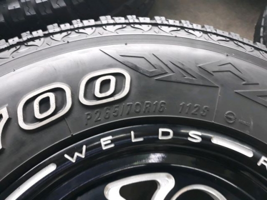 แม็กลูกโม่ ขนาด6รู139 พร้อมยาง Maxxis Bravo A/T 265/70R16 ยางสภาพสวย ดอกยางหนา แม็กลูกโม่ ขนาด6รู139 พร้อมยาง Maxxis Bravo A/T 265/70R16 ยางสภาพสวย ดอกยางหนา