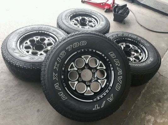 แม็กลูกโม่ ขนาด6รู139 พร้อมยาง Maxxis Bravo A/T 265/70R16 ยางสภาพสวย ดอกยางหนา แม็กลูกโม่ ขนาด6รู139 พร้อมยาง Maxxis Bravo A/T 265/70R16 ยางสภาพสวย ดอกยางหนา